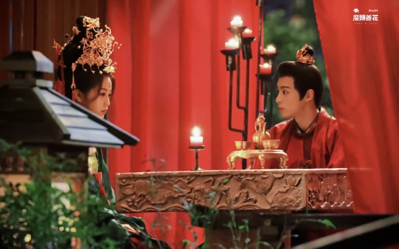 Galeri Images Love Between Fairy and Devil