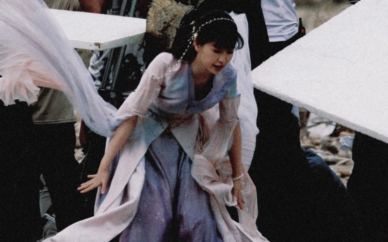 Galeri Images Love Between Fairy and Devil