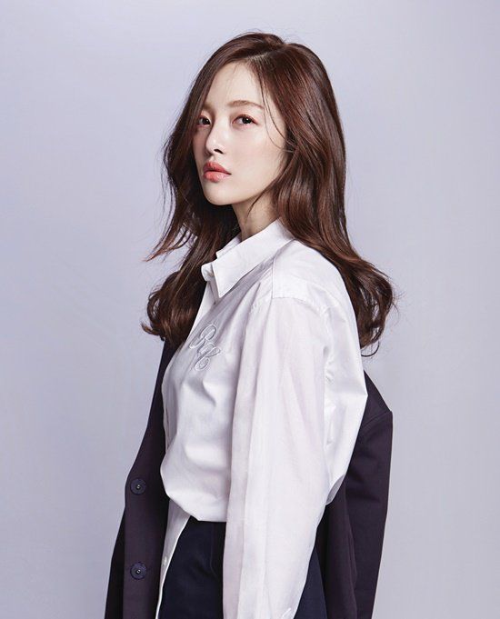 Gallery Foto Hwang Bo Ra