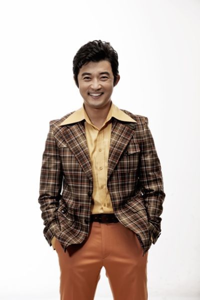 Gallery Foto Ahn Jae Wook