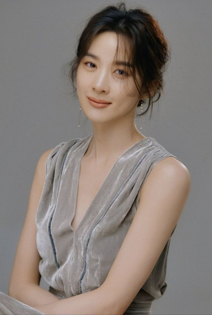 Gallery Foto Lee Chung Ah